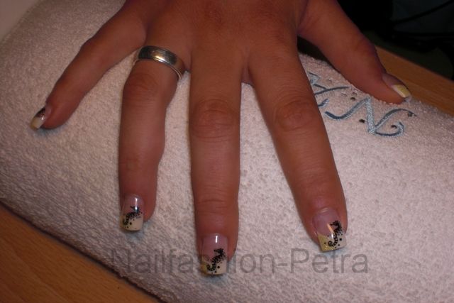 Nailfashion-Petra 011.jpg